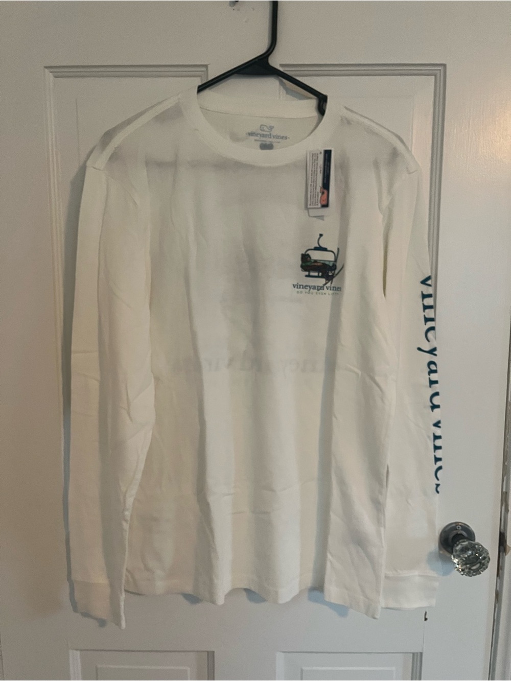 Vineyard Vines Long-Sleeve Pocket Tee with Winter Graphic, Small